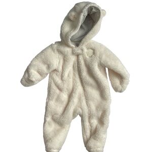 Cream Carter’s fluffy bunting - size 3 months - perfect warmth for winter